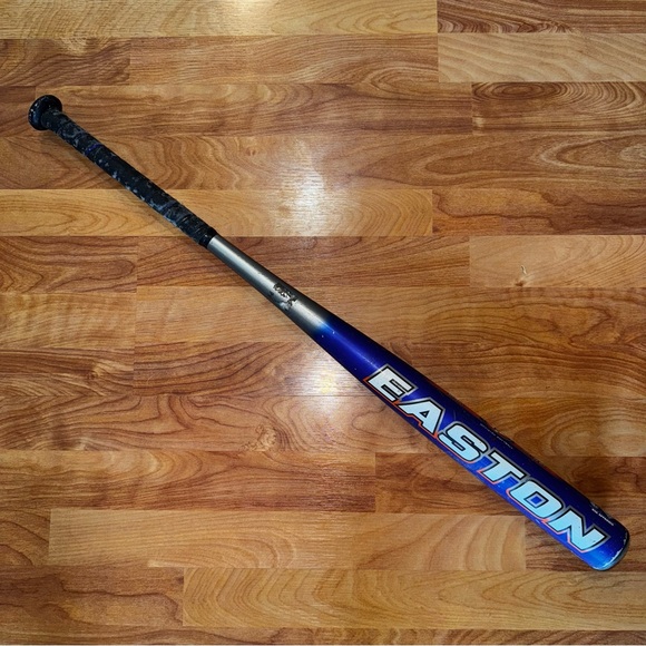 Easton Cyclone Fastpitch Softball Bat SK33 33 inch 26 Oz 2 1/4" Barrel ASA Cert. - Picture 1 of 9